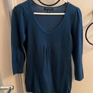 Lightweight V-neck sweater